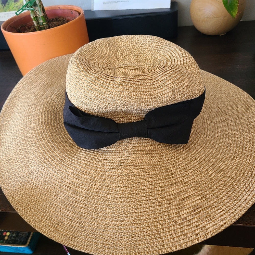 Nordstrom Tan Straw Hat with Black Bow